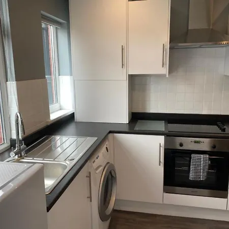 Cheerful 3 Bedroom Townhouse *