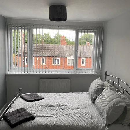 Cheerful 3 Bedroom Townhouse Holiday home