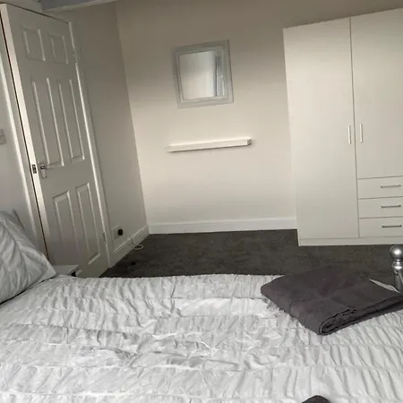 Дом отдыха Cheerful 3 Bedroom Townhouse