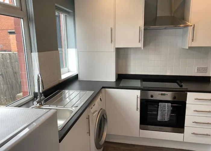 Cheerful 3 Bedroom Townhouse *