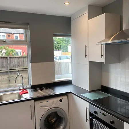 Cheerful 3 Bedroom Townhouse *