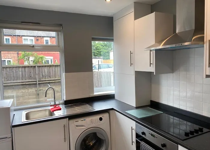 Cheerful 3 Bedroom Townhouse *